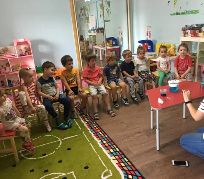 Весела хатинка